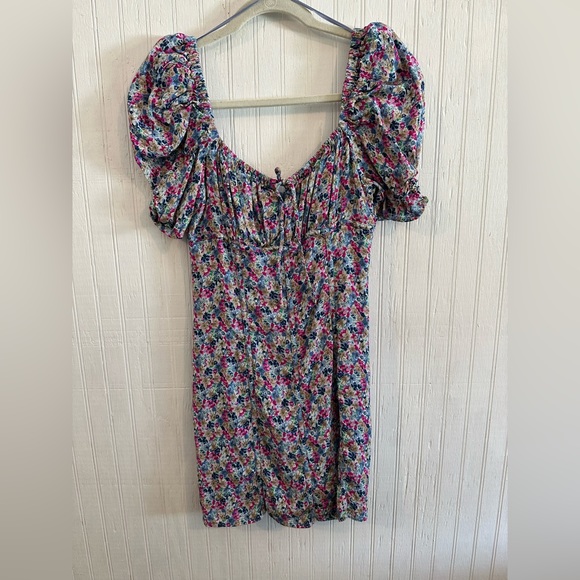 ASTR The Label, FLORAL PUFF SLEEVE MINI DRESS - Picture 4 of 7